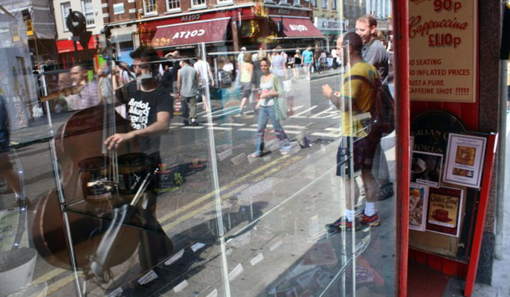 London-Street-Scenes-2010-FEATURE